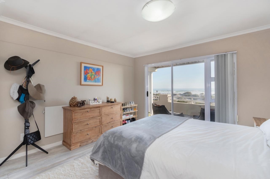 To Let 3 Bedroom Property for Rent in Van Riebeeckstrand Western Cape